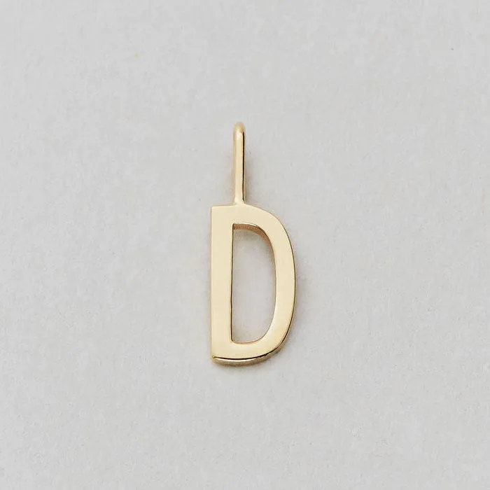 Charm lettera oro